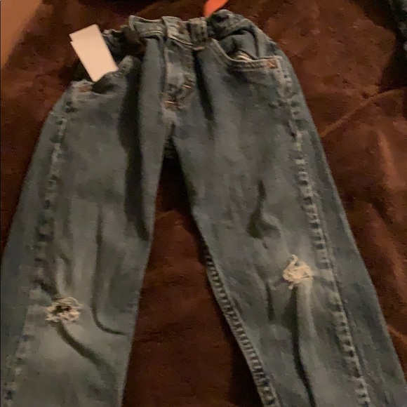 Boys size 5 ripped jeans - Picture 1 of 3